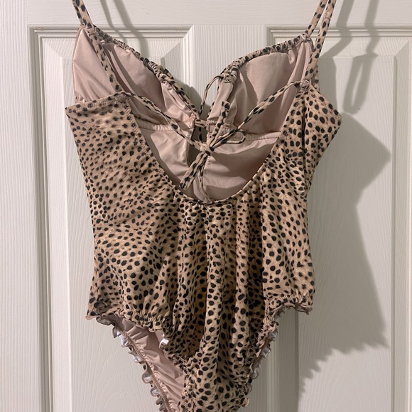 Leopard Print 1 Piece Swimsuit - Picture 2 of 6